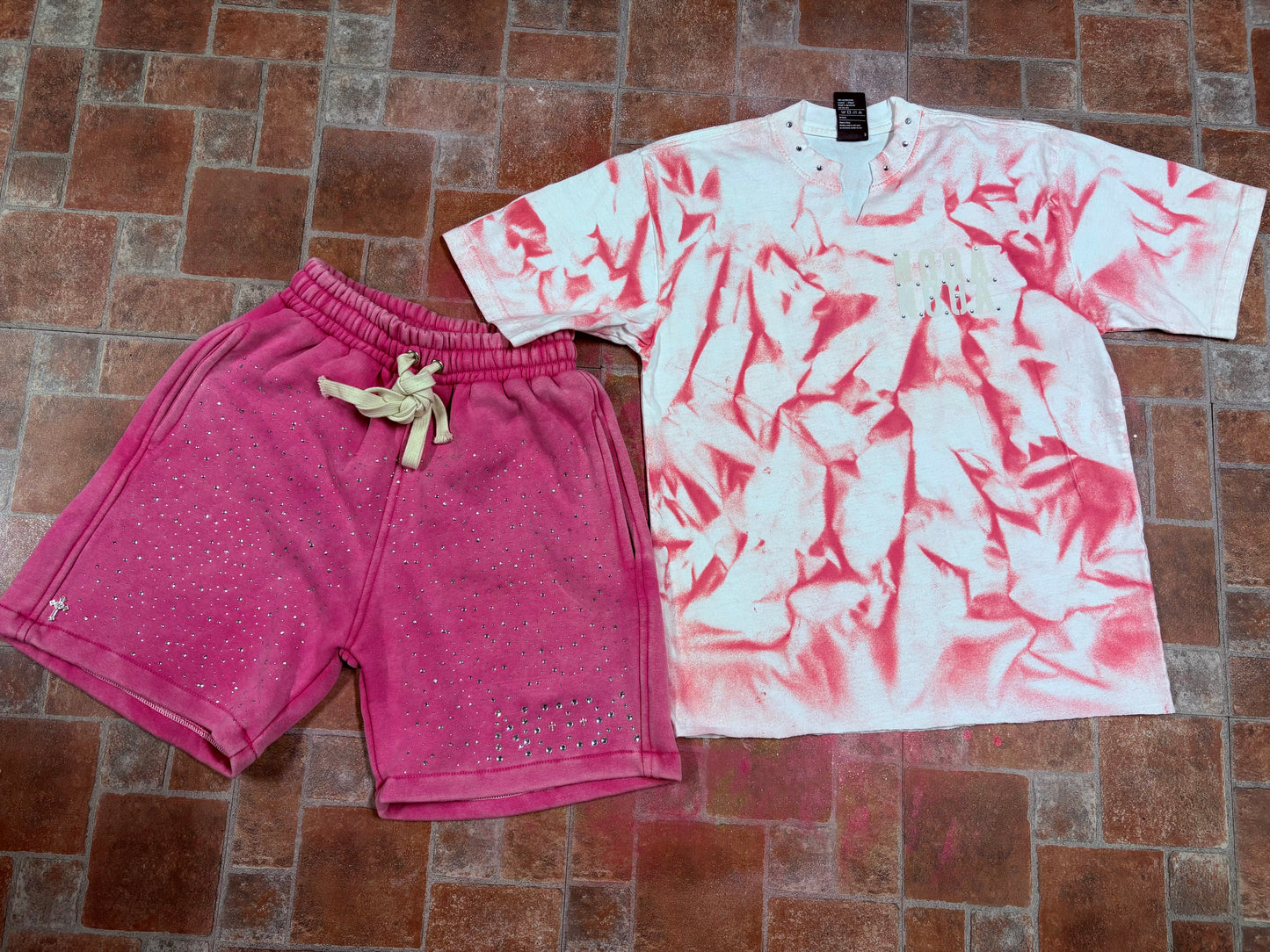 Pink & white tee