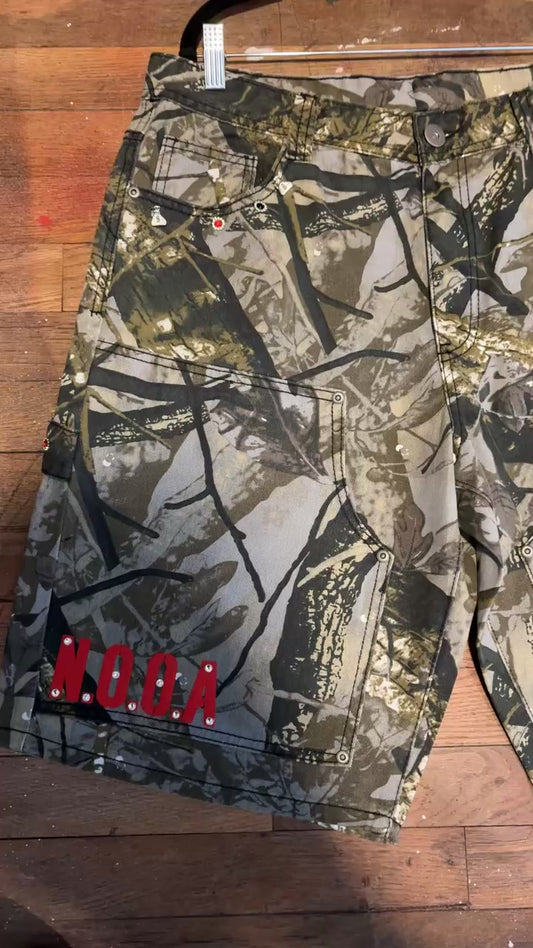 Camo carpenter shorts